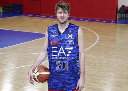 Basket, nuova divisa camouflage per l'Ea7